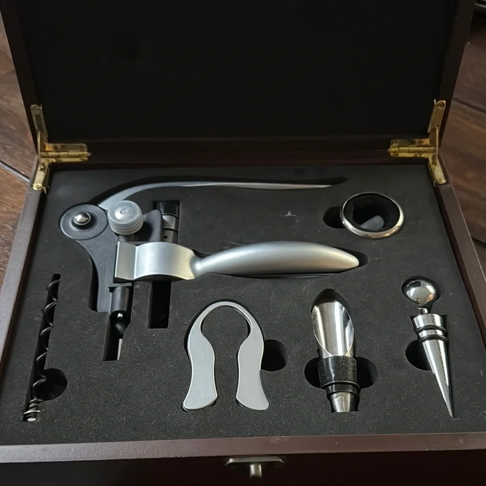 Wine Kit - Picture 1 of 3